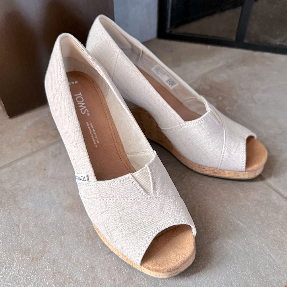 TOMS “Michelle” Peep-toe Corks Wedge Heels, Women’s 6.5, Khaki Linen